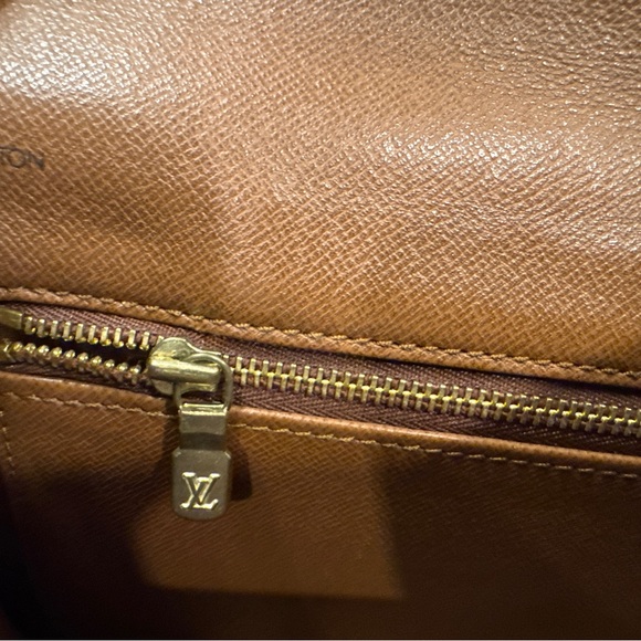 Louis Vuitton Monogram Pochette Dame - Picture 14 of 15